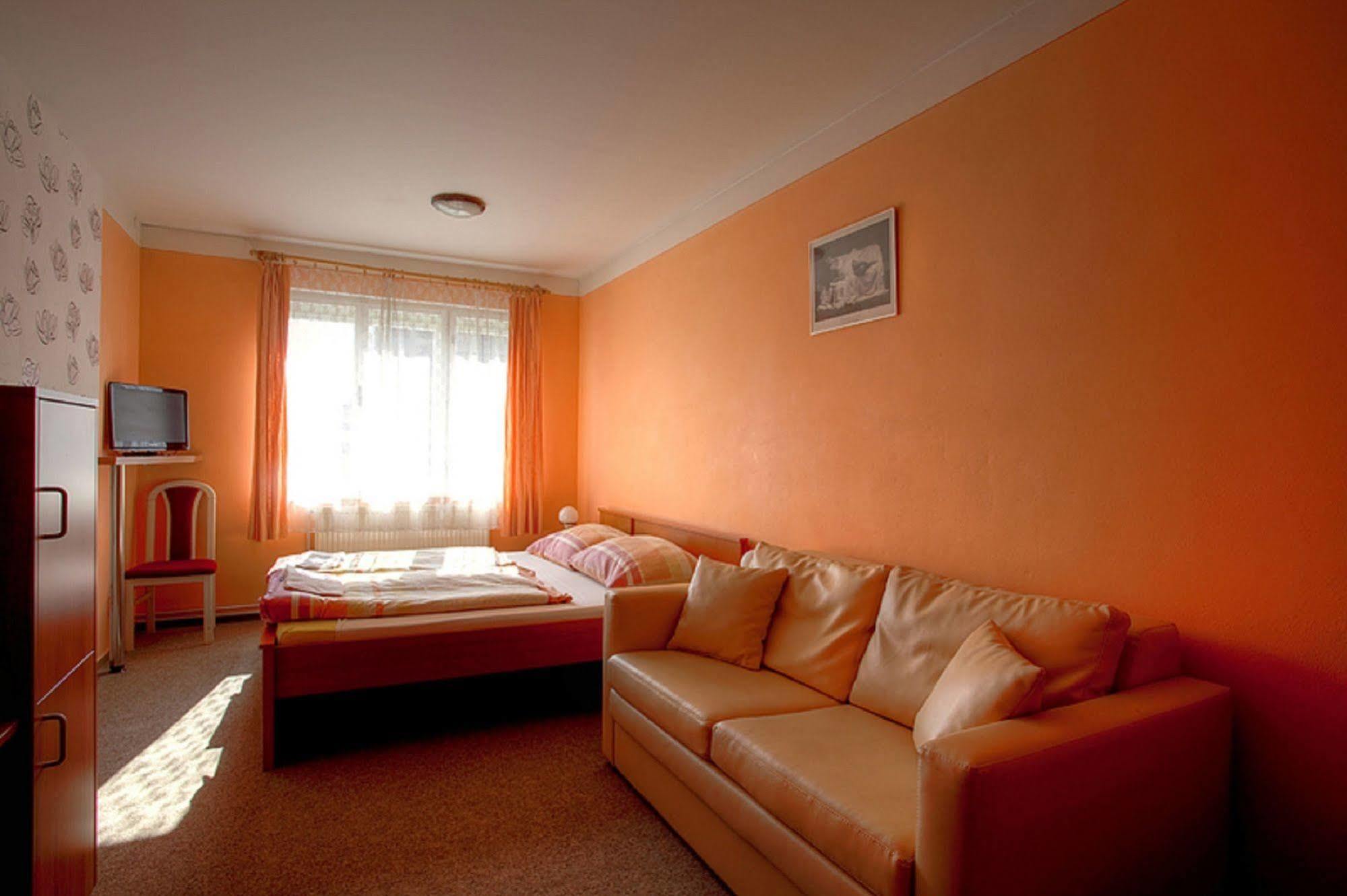 Penzion Menšík Kroměříž Exterior foto